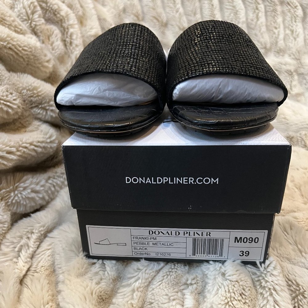 Donald Pliner Franki Slide; Black; Women's 9M; New
